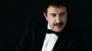 Ahmet Selçuk İlkan Sahne Menajeri,