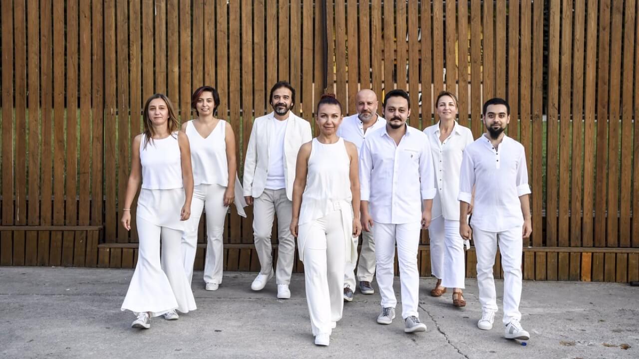 Kardeş Türküler yurtdışı menajer,